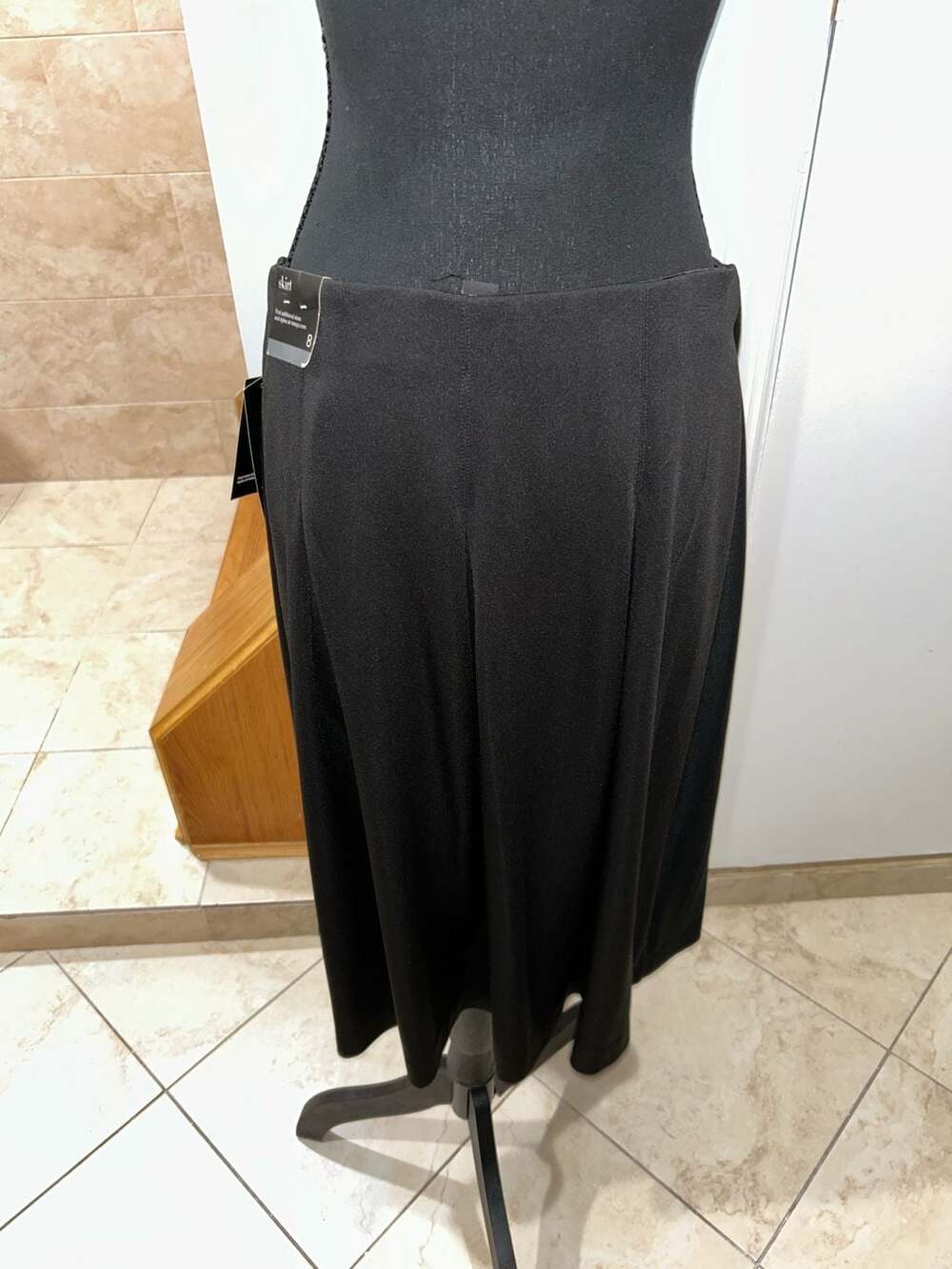 Le Suit Essentials Skirt Size 8 Black Polyester